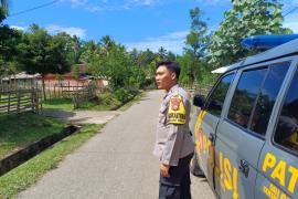 Patroli, Unit Samapta Polsek Pino Sambangi Objek Vital dan Pekan Masat 