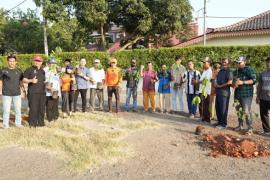 Tim Pengmas SKSG UI Sosialisasi Aksi Penghijauan Bersama Masyarakat Rorotan Cilincing pada Program Smart Green 2023