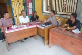 Jumat Curhat, Kanit Binmas Polsek SAM Dengarkan Keluhan dan Tanggapan Terkait Kamtibmas di Desa Jambat Akar 