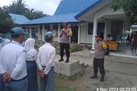 Police Goes To School, Polsek Padang Guci Hulu Berikan Pembinaan Kepada Siswa SMAN 09 Kaur 