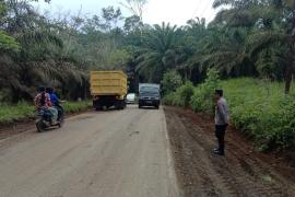 Pastikan Progres Pembangunan Jalan Inpres Berjalan Aman, Kapolsek Turun Ke Lapangan