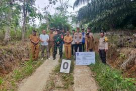 Awasi Anggaran Dana Desa, Kapolsek Ketahun Bersama Bhabinkamtibmas Hadiri Pra Pelaksanaan Titik Nol