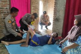 Program Selasa Berbagi, Polsek Maje Salurkan Bantuan Sembako Kepada Warga Desa Tanjung Baru 