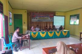Sambang Warga Tanaman Pangan Lestari, Bhabinkamtibmas Polsek Ketahun Turun Langsung Ke Desa