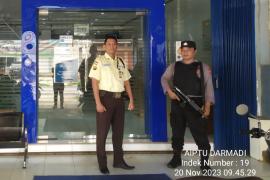 Cegah Gangguan Kamtibmas, Personil Polsek Ketahun PAM Obvit Bank BRI