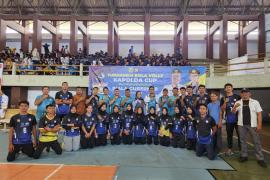 Antusias, Kapolres Mukomuko dan Tim Voli Kabupaten Mukomuko Ikuti Turnamen Voli Kapolda Cup