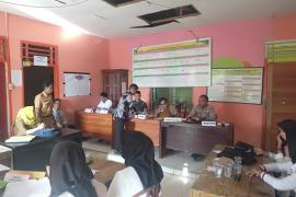 Kapolsek Air Besi dan Bhabinkamtibmas Hadiri Tes Seleksi Perangkat Desa Alun Dua