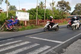 Giat Commander Wish, Anggota Polsek Ketahun Atur Kelancaran Lalu Lintas Pagi Hari