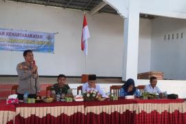 Jelang Pemilu 2024, Kapolsek Padang Jaya Turun Langsung Berikan Pembinaan dan Pelatihan Khusus kepada Linmas 