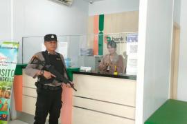 Antisipasi Pelaku 3C Personel Polsek Ketahun Lakukan Pengamanan Melekat di Bank Bengkulu