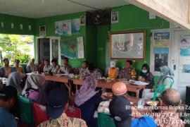 Dukung dan Awasi Program Pembangunan Desa, Bhabainkamtibas Polsek Maje Hadiri Musdes Tanjung Baru 