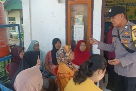 Jumat Curhat, Kanit Binmas dan Bhabinkamtibmas Polsek dengarkan Keluhan dan Sampiakan Imbauan dengan Warga Semidang Alas Maras