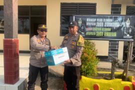 Polsek Ketahun Rutin Gerakan Sedekah Bersama Bantu Warganya