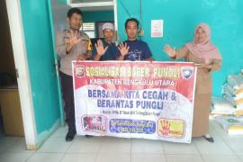 Bhabinkamtibmas Polsek Kerkap Sosialisasikan Saber Pungli Edukasi Masyarakat Desa Binaan