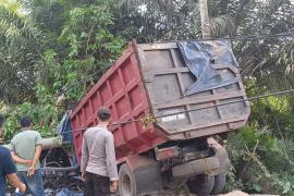 Quick Respon Polsek Batik Nau Datangi TKP Laka Lantas