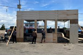 Polsek Ketahun Dirikan Pos Pelayanan Natal dan Tahun Baru di Depan Termina Ketahun