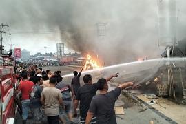Pasar Terbakar, Polsek Ketahun Terjunkan Personel Padamkan Api