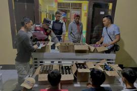 Harkamtibmas Menjelang Tahun Baru 2024, Polsek Kerkap Amankan Ratusan Botol Miras 