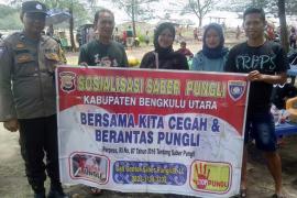 Bhabinkamtibmas Polsek Ketahun Sosialisasi Saber Pungli ke Masyarakat