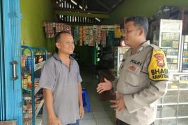 Pak Bhabin Sambang Usaha Warga Binaanya Sampaikan Pesan - Pesan Kamtibmas