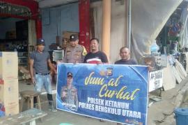Lewat Jumat Curhat, Polsek Ketahun Menjadi Lebih Dekat dengan Masyarakat