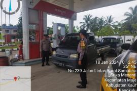 Patroli di SPBU, Polsek Maje Pantu dan Cek Konsumen yang Melakukan Pengisian Berulang