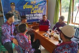 Melalui Program Jumat Curhat, Polsek Ketahun Dengar Keluhan Masyarakat Desa