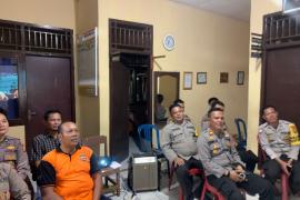 Kapolsek Beserta Anggota Polsek Batik Nau Nonton Bareng Acara Pentas Musik yang Bertajuk Peace Harmony