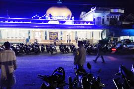 Anggota Polsek Ketahun Lakukan Pengamanan Kegiatan Isra Miraj yang Digelar Warga di Masjid Ataqwa