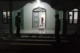 Patroli, Polsek Muara Sahung Laksanakan Pengamanan Shalat Tarawih di Masjid Al-Adam 