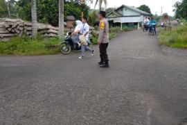 Polsek Kotapadang Polres Rejang Lebong Gelar Strong Point Pengaturan Pagi Arus Lalu lintas dan Patroli