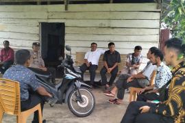 Sambangi Pospel HKBP Padang Petron, Bhabinkamtibmas Polsek Kaur Selatan Gelar Minggu Kasih 