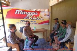 Minggu Kasih, Polsek Maje Bersama Warga Desa Parda  Suka 