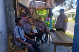 Sambangi Todat di Desa Benteng Harapan, Polsek Maje Sampaikan dan Sosialisasikan Dumas Presisi