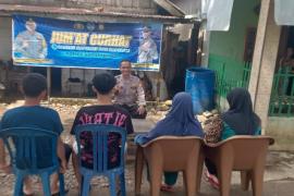 Polsek Kotapadang Gelar Kegiatan Jumat Curhat di Desa Sukarame