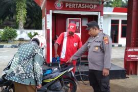 Jelang Lebaran, Polsek Padang Jaya Patroli Cek Stok BBM di SPBU 