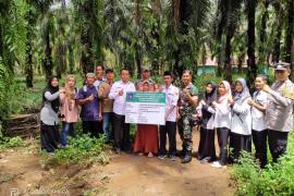 Bhabinkamtibmas Menghadiri Musyawarah Pra Pelaksanaan Pembangunan Fisik dan Non Fisik di Desa Tanjung Harapan