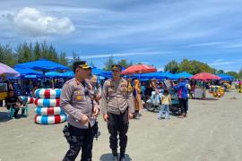 Masih Dalam Suasana Lebaran, Kapolresta Bengkulu Imbau Pengunjung Pantai Zakat Untuk Tetap Waspada