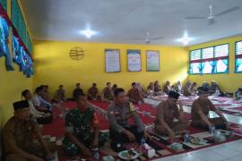 Bhabinkamtibmas Polsek Ketahun Hadiri Halal Bihalal di SMA N 05 Bengkuulu Utara
