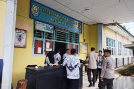 Personel Polsek Padang Jaya, Monitoring Kelulusan Siswa Siswi SMA dan SMK di Wilkum 