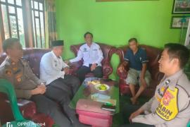 Kapolsek Ketahun Jenguk dan Mengunjungi Babinsa Yang Sedang Sakit