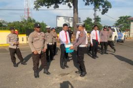 Awali Tugas Dengan Sedekah, Personel Polsek Ketahun Sisihkan Rezekinya