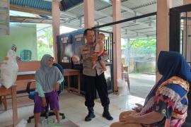 Sat Polairud Polres BS Patroli Sambangi Warga Pantai Pasar Bawah Sampaikan Imbauan Kamtibmas