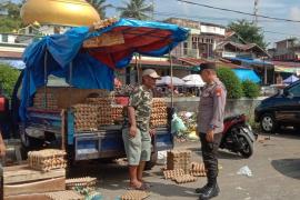 Lakukan Patroli Dialogis, Personil Polsek Ketahun Berikan Himbauan Kamtibmas Kepada Masyarakat