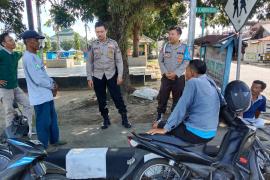Jumat Curhat, Personel Polsek Kaur Selatan Curhat Bersama Warga Desa Air Dingin 