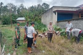 Monitoring, Bhabinkamtibmas Polsek Lebong Selatan Hadiri Titik Nol Pembuatan Jalan di Kelurahan Mubai