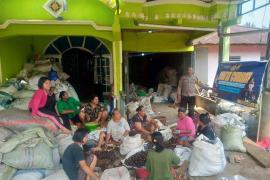 Laksanakan Jumat Curhat Polsek Padang Ulak Tanding, Dengarkan Aspirasi dan Sampaikan Pesan Kamtibmas kepada Masyarakat