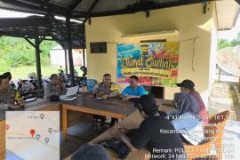 Polsek Kaur Tengah Jumat Curhat dengan Petugas  PPK Kecamatan Kaur Tengah