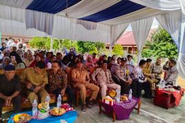 Beri Rasa Aman, Polsek Ketahun  Hadiri Pelepasan Siswa Siswi SMP N 13 Bengkulu Utara Tahun 2024