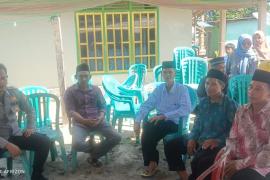 Sambang Duka Kanit Binmas Polsek Kaur Selatan Melayat Kerumah Warga Desa Padang Genteng 